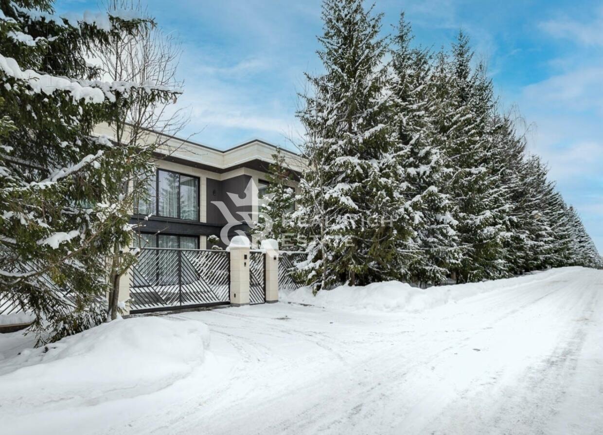 2-этажный коттедж 1 400 м² без отделки