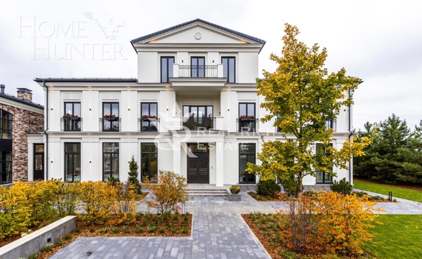 2-этажный коттедж 890 м² с отделкой