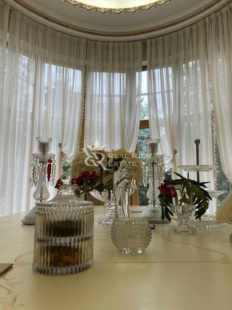 3-этажный коттедж 1 000 м² с отделкой