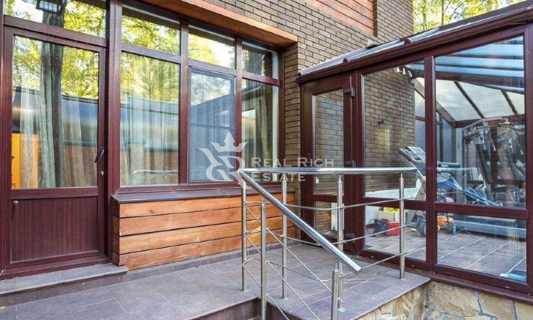 2-этажный коттедж 450 м² с отделкой