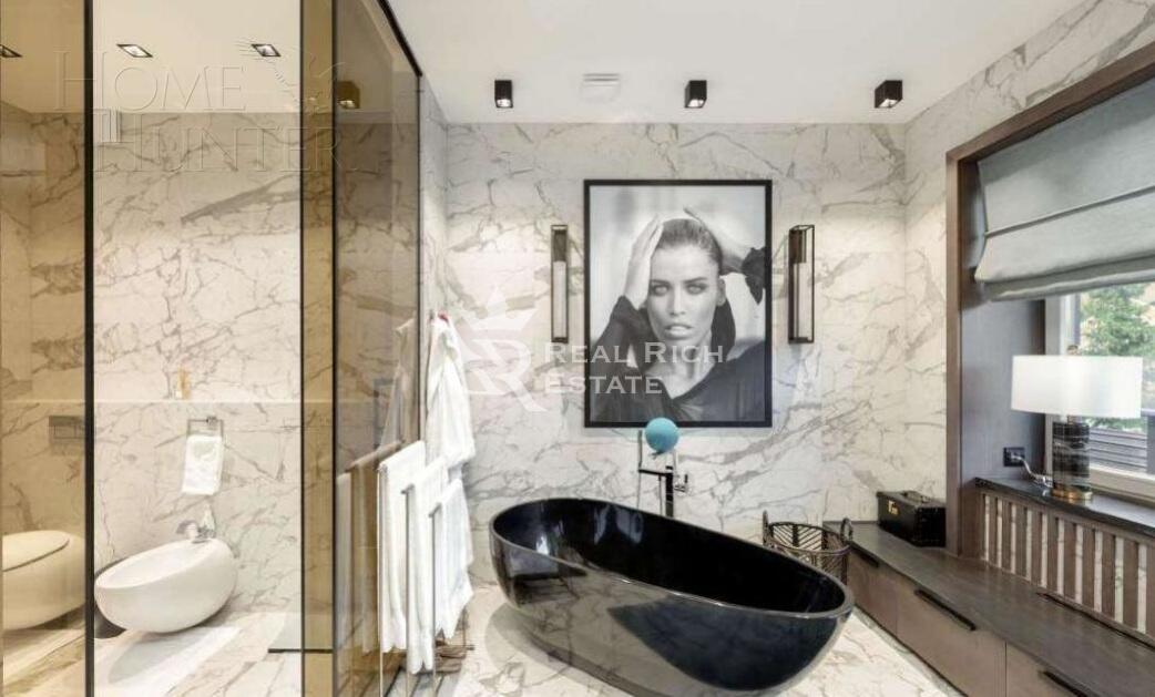 2-этажный коттедж 450 м² без отделки