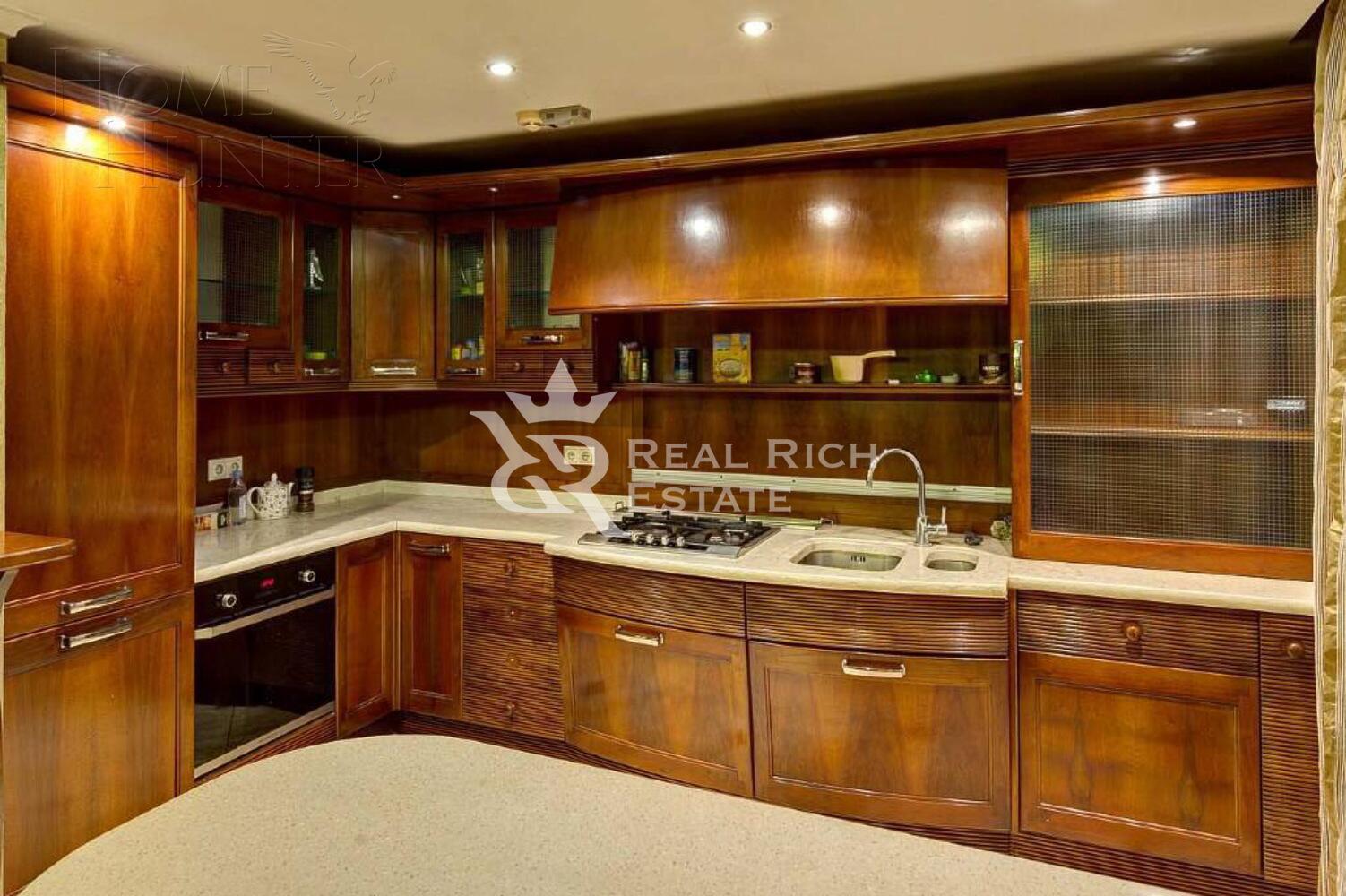 2-этажный коттедж 900 м² с отделкой