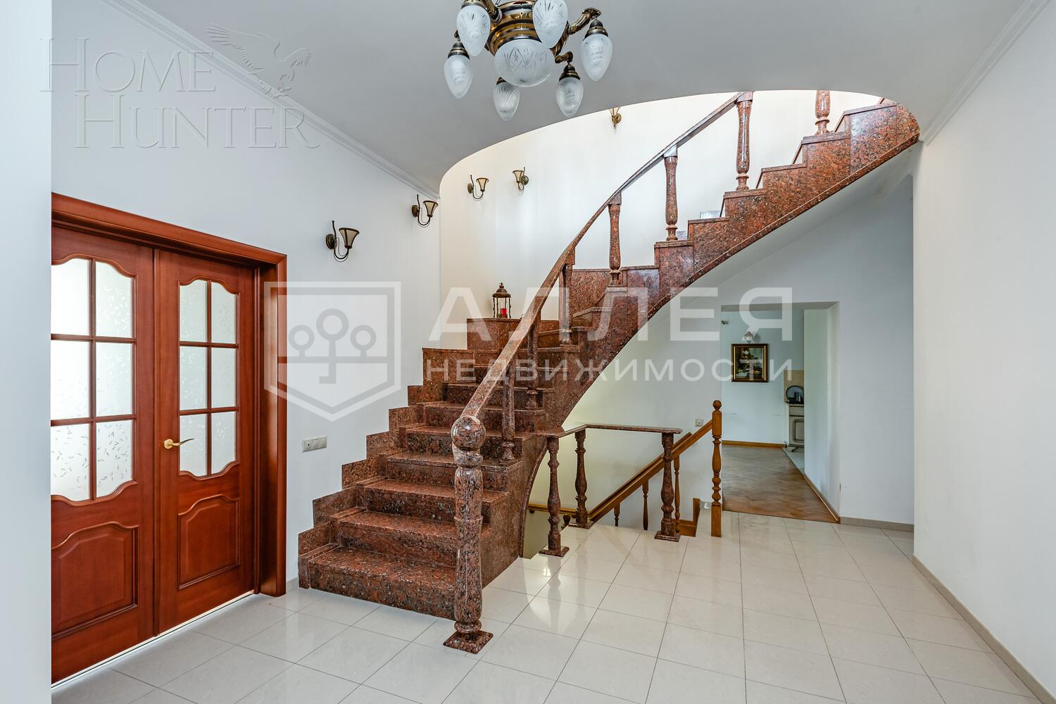 2-этажный коттедж 550 м² с отделкой