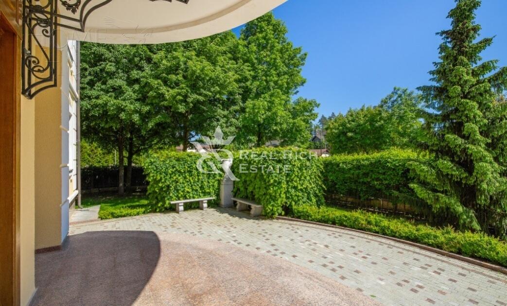 2-этажный коттедж 1 050 м² с отделкой