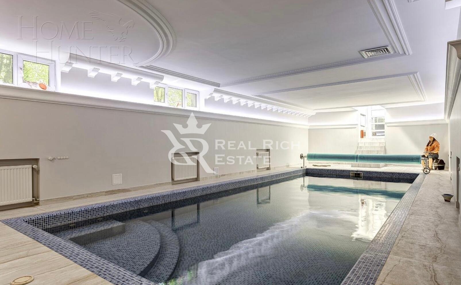 2-этажный коттедж 850 м² с отделкой