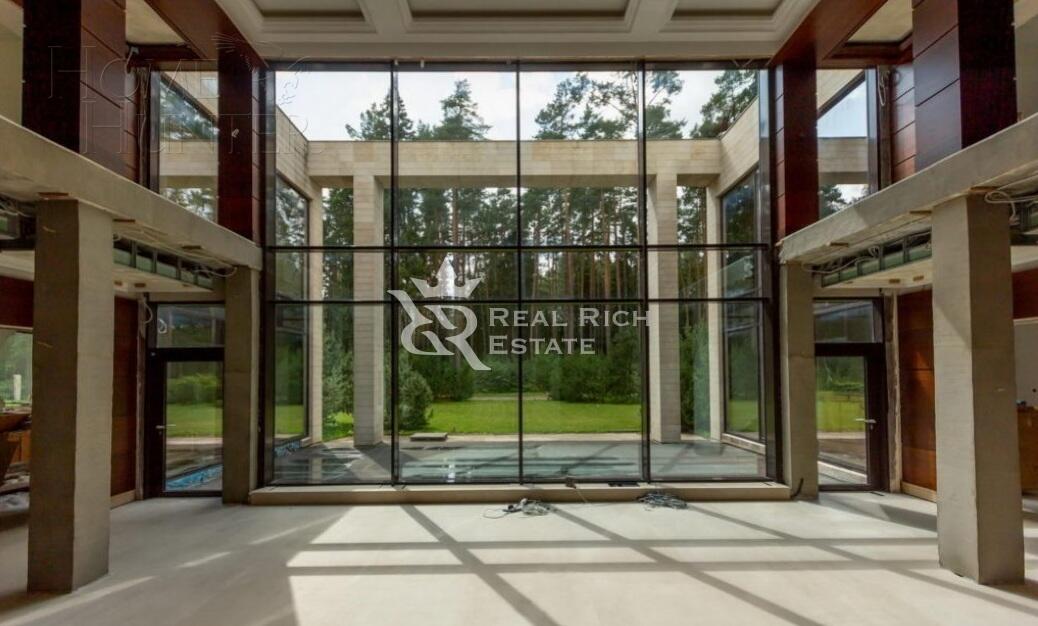 2-этажный коттедж 2 200 м² с отделкой