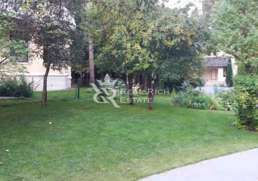 3-этажный коттедж 1 623 м² с отделкой