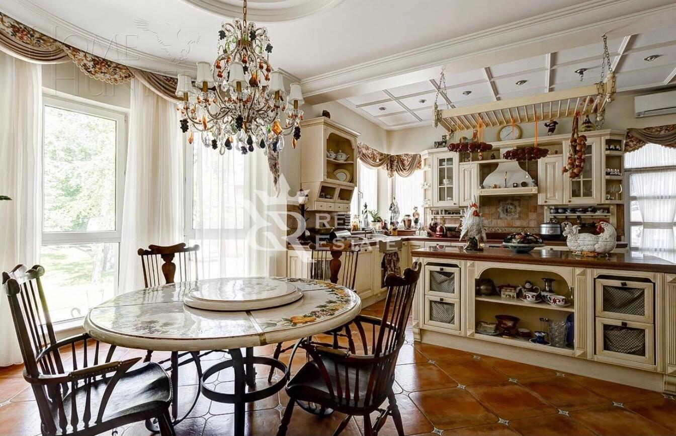 2-этажный коттедж 850 м² с отделкой