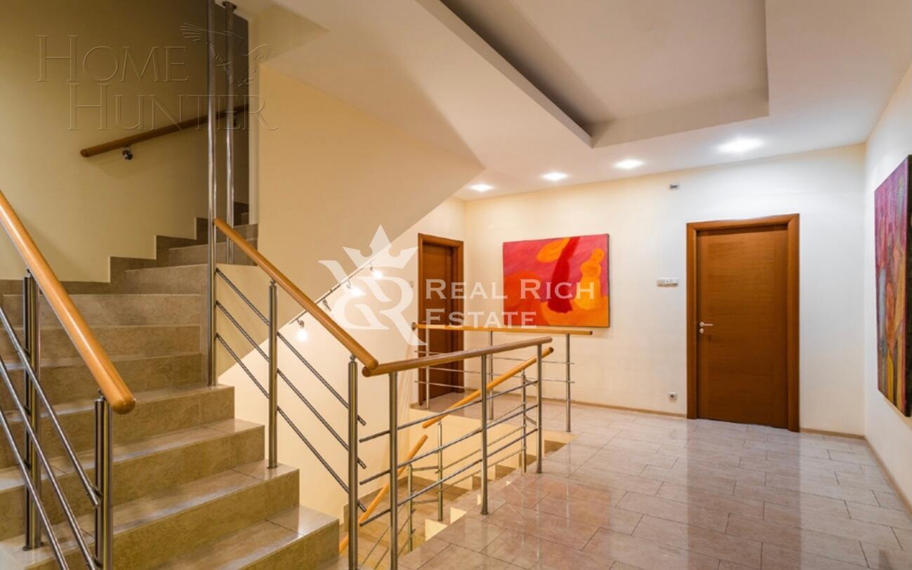 2-этажный коттедж 570 м² с отделкой