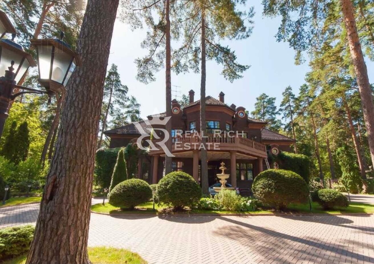 2-этажный коттедж 1 400 м² с отделкой