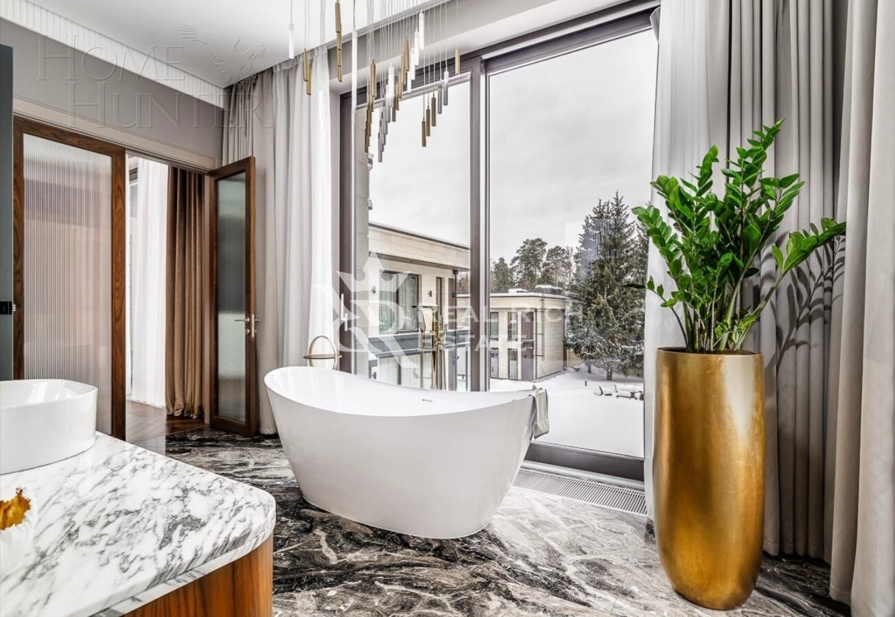 2-этажный коттедж 1 400 м² без отделки