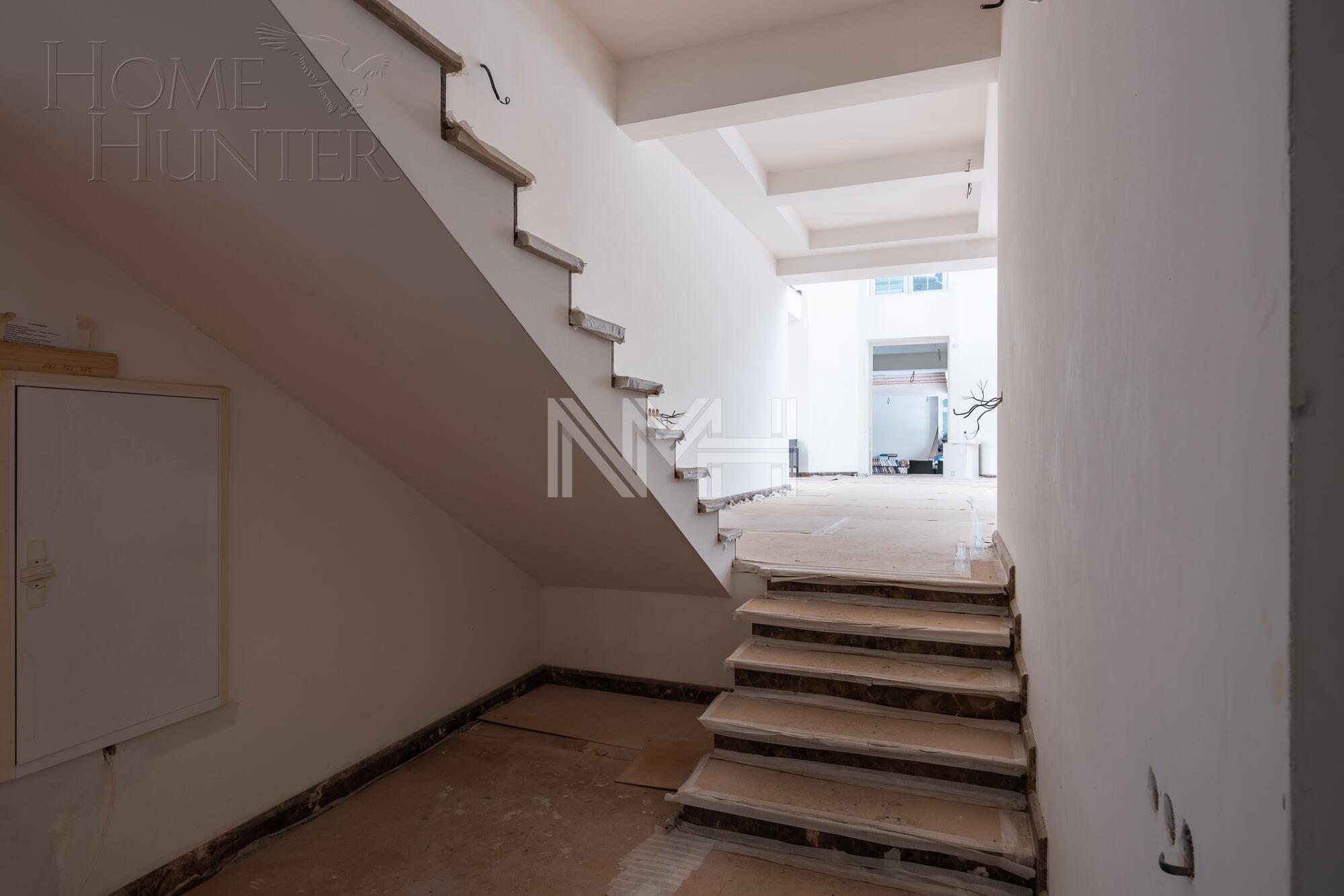 3-этажный коттедж 1 162 м² с отделкой