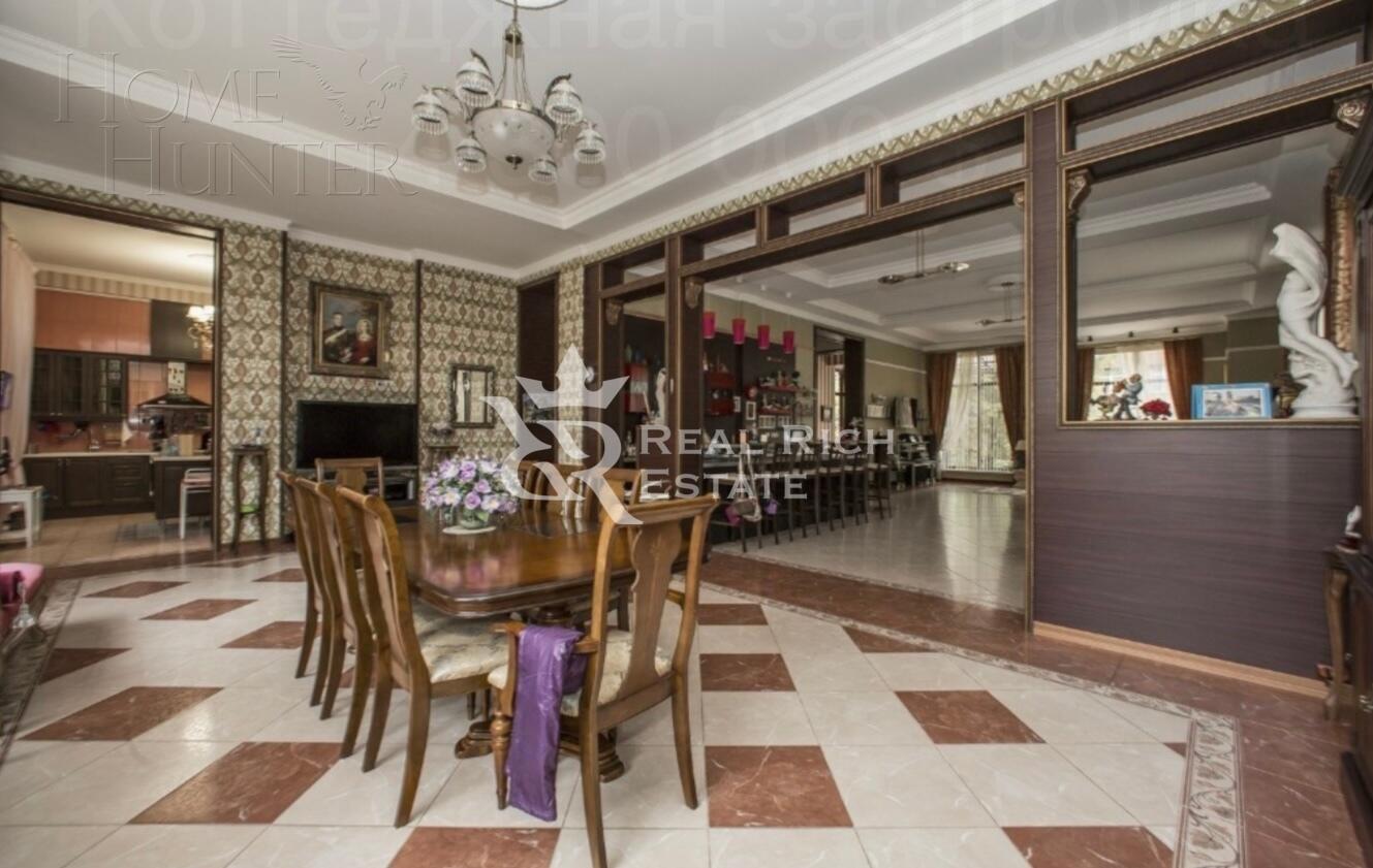 2-этажный коттедж 1 350 м² с отделкой