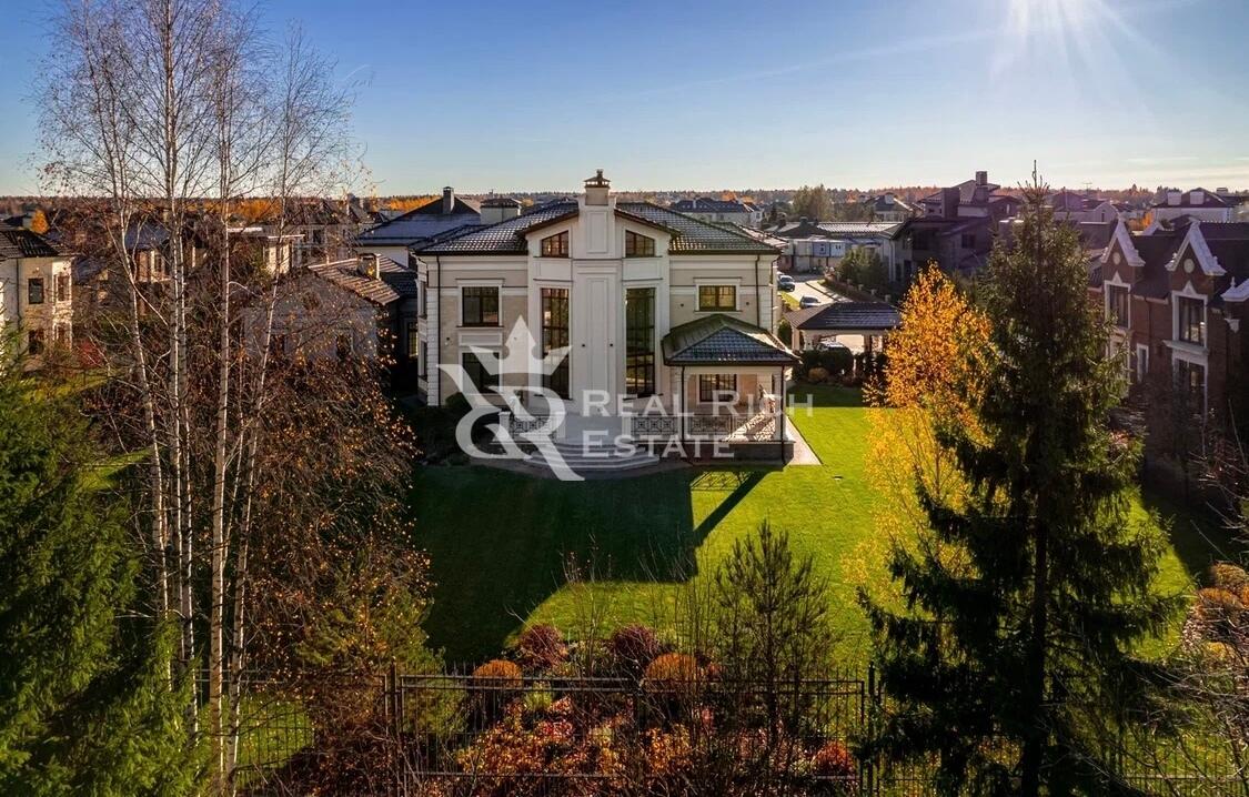 2-этажный коттедж 800 м² с отделкой