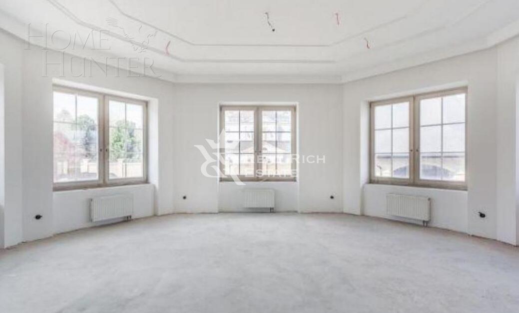 2-этажный коттедж 1 300 м² без отделки