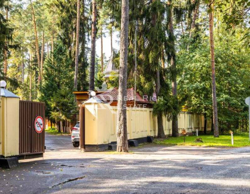 2-этажный коттедж 1 200 м² с отделкой