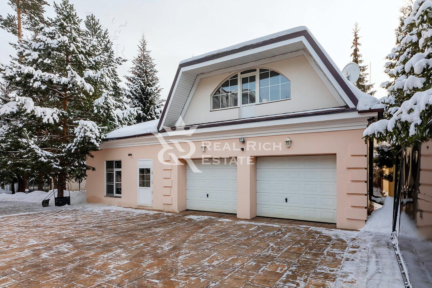 2-этажный коттедж 900 м² с отделкой