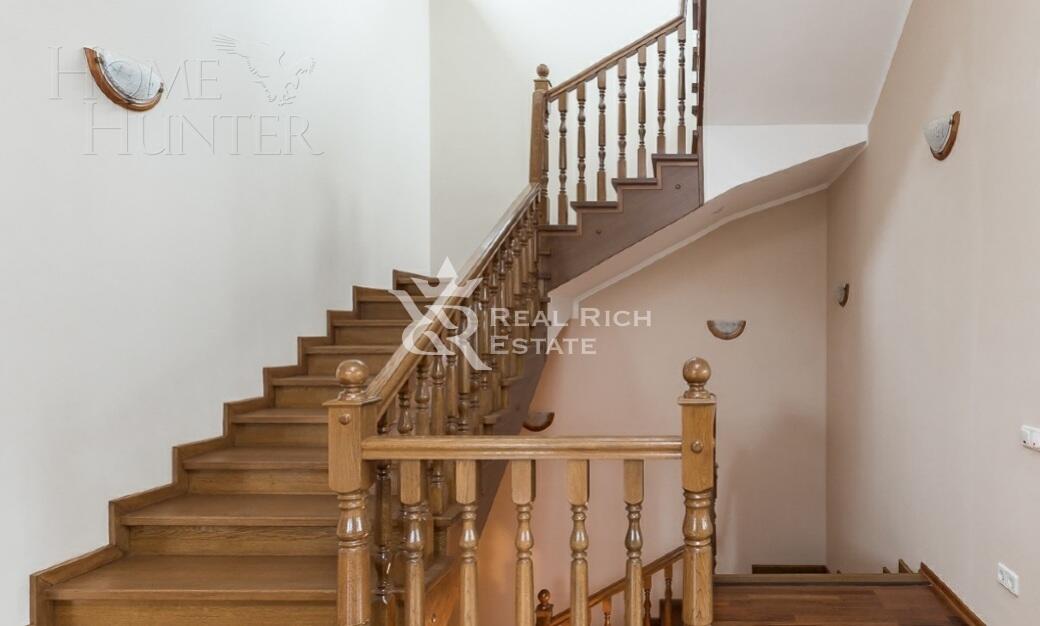 2-этажный коттедж 920 м² с отделкой