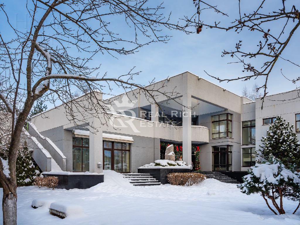 2-этажный коттедж 1 232 м² с отделкой