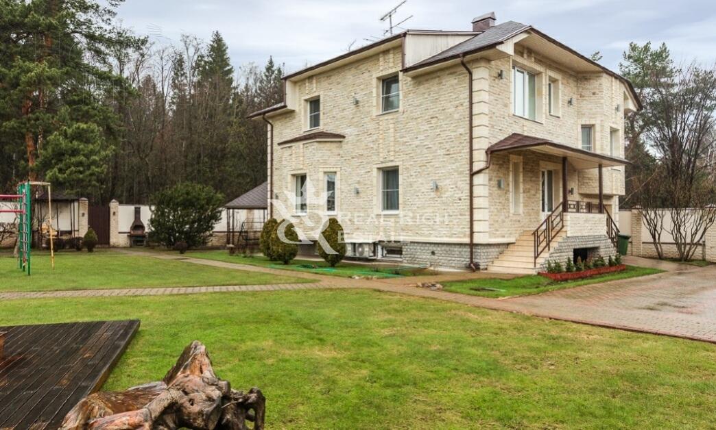 2-этажный коттедж 287 м² с отделкой