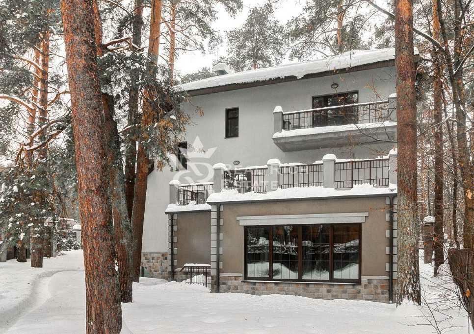 2-этажный коттедж 650 м² с отделкой