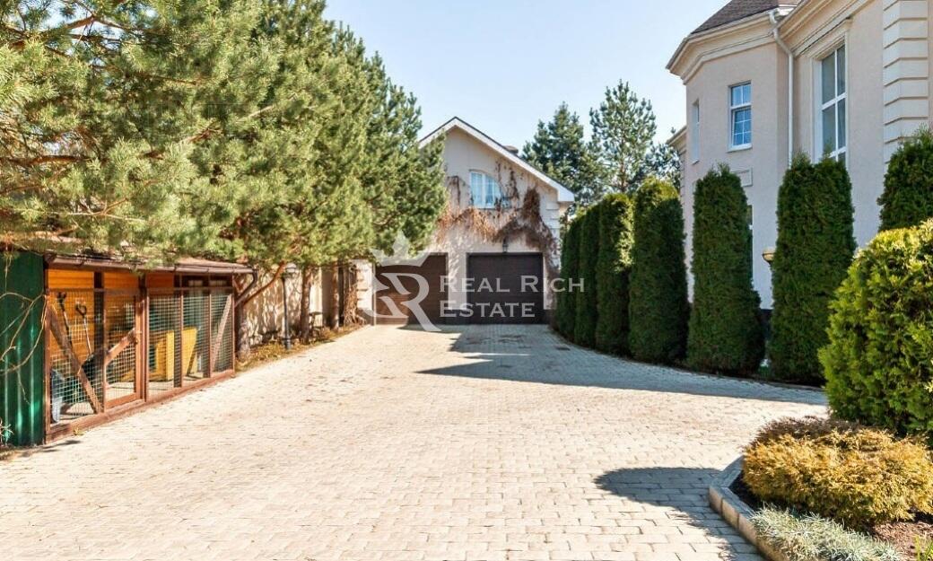 2-этажный коттедж 650 м² с отделкой