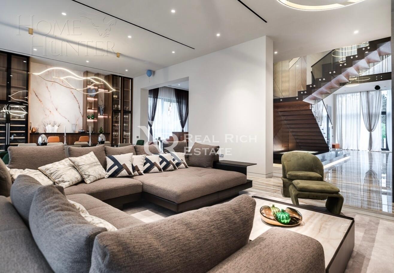 3-этажный коттедж 1 200 м² с отделкой