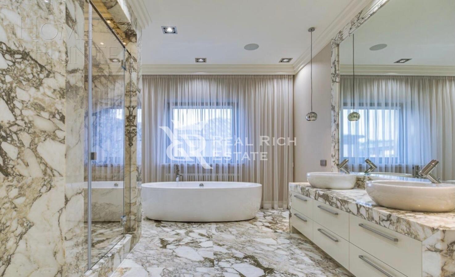 2-этажный коттедж 1 700 м² с отделкой