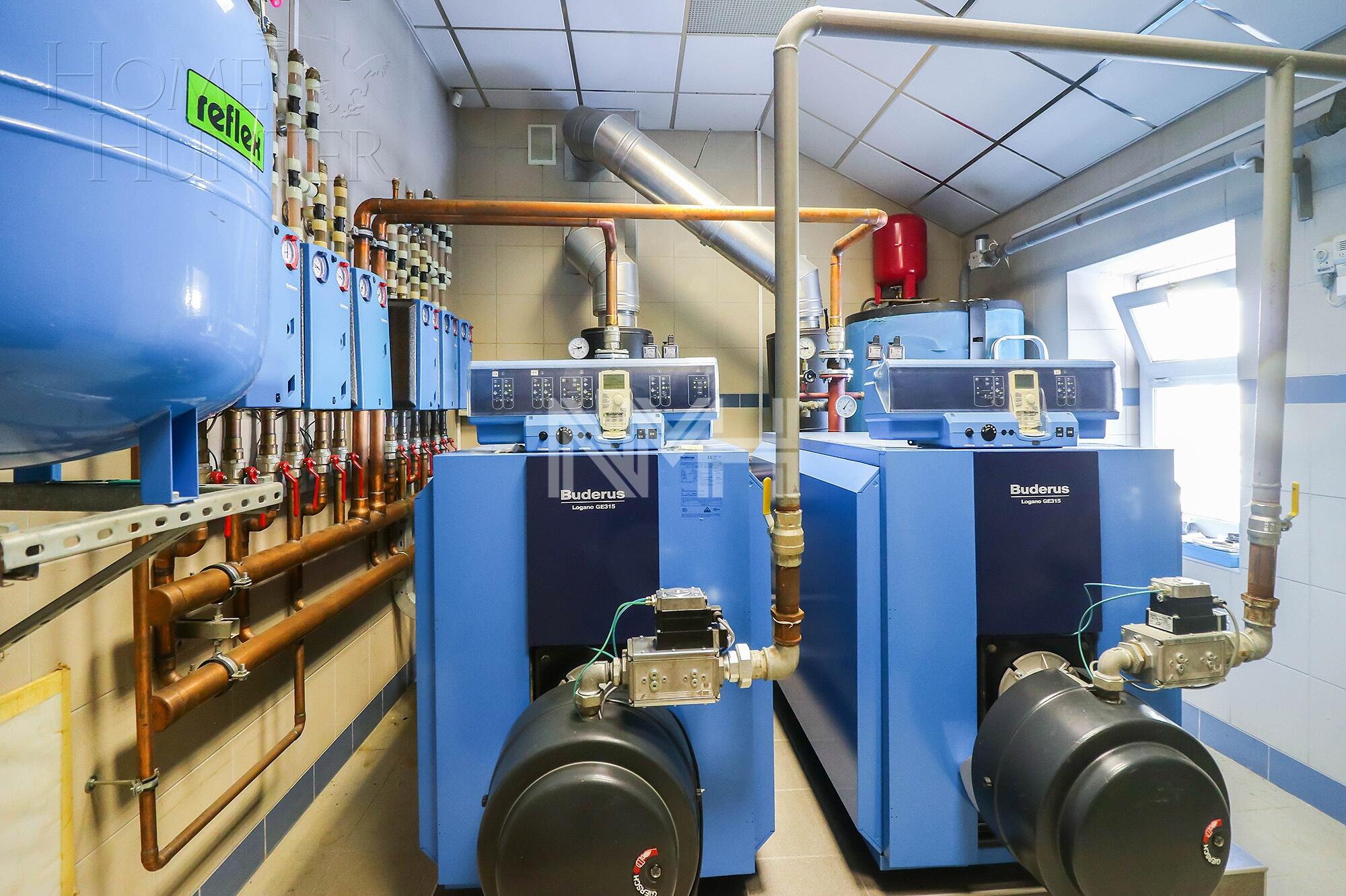 3-этажный коттедж 1 238 м² с отделкой