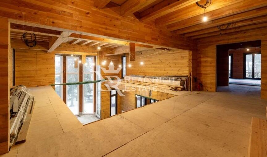 2-этажный коттедж 1 600 м² с отделкой