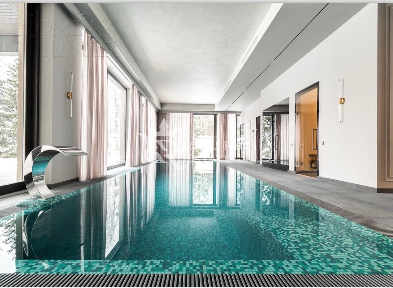 2-этажный коттедж 1 400 м² без отделки