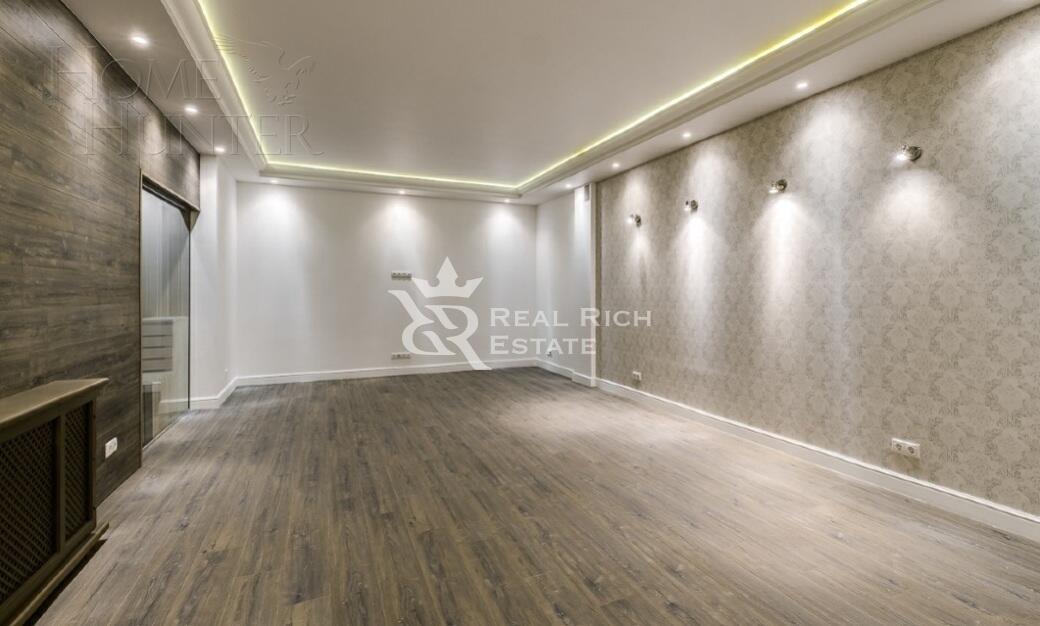 3-этажный таунхаус 360 м² с отделкой