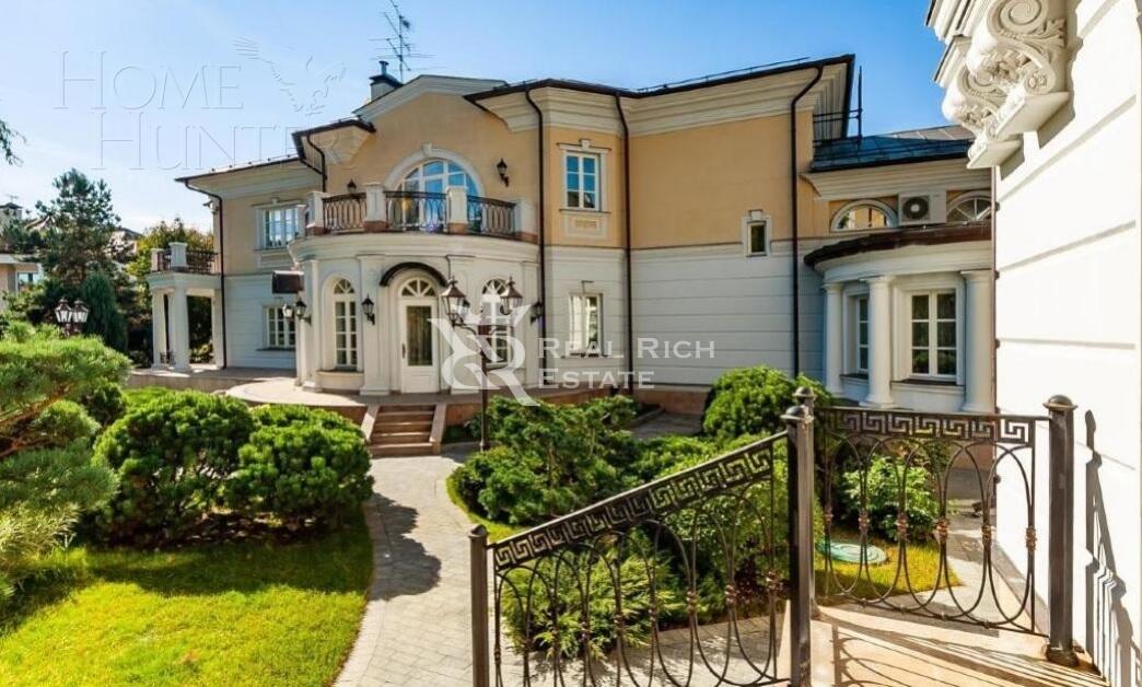 2-этажный коттедж 1 800 м² без отделки