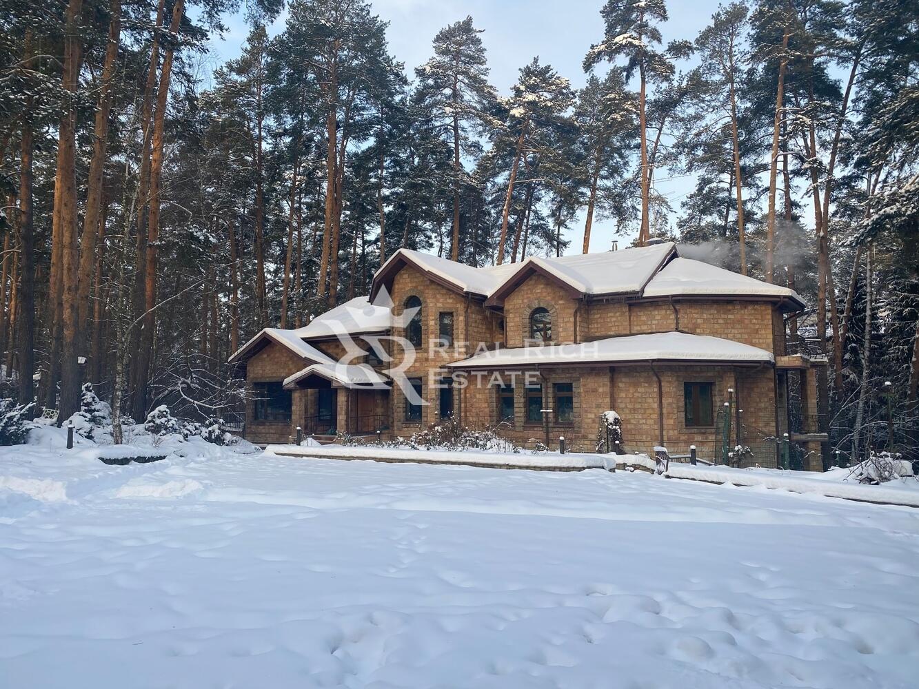 3-этажный коттедж 1 170 м² без отделки