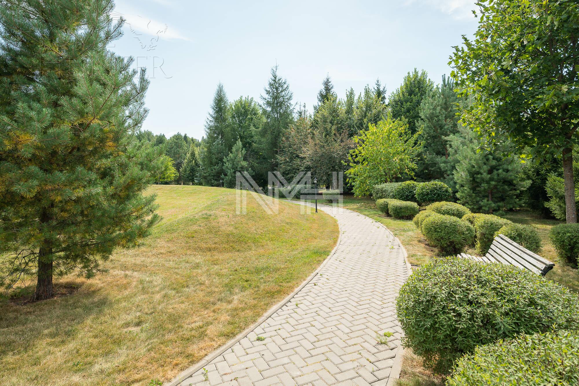 2-этажный коттедж 550 м² без отделки