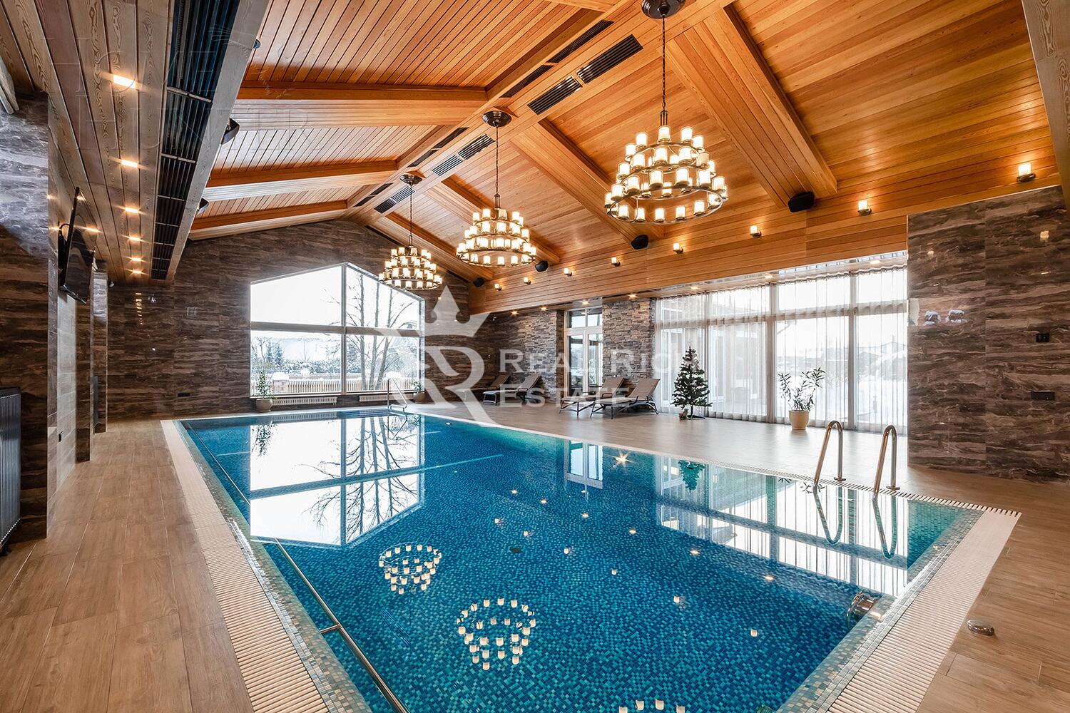 2-этажный коттедж 1 700 м² без отделки