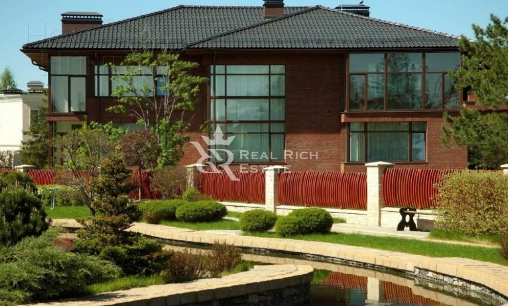 2-этажный коттедж 800 м² с отделкой