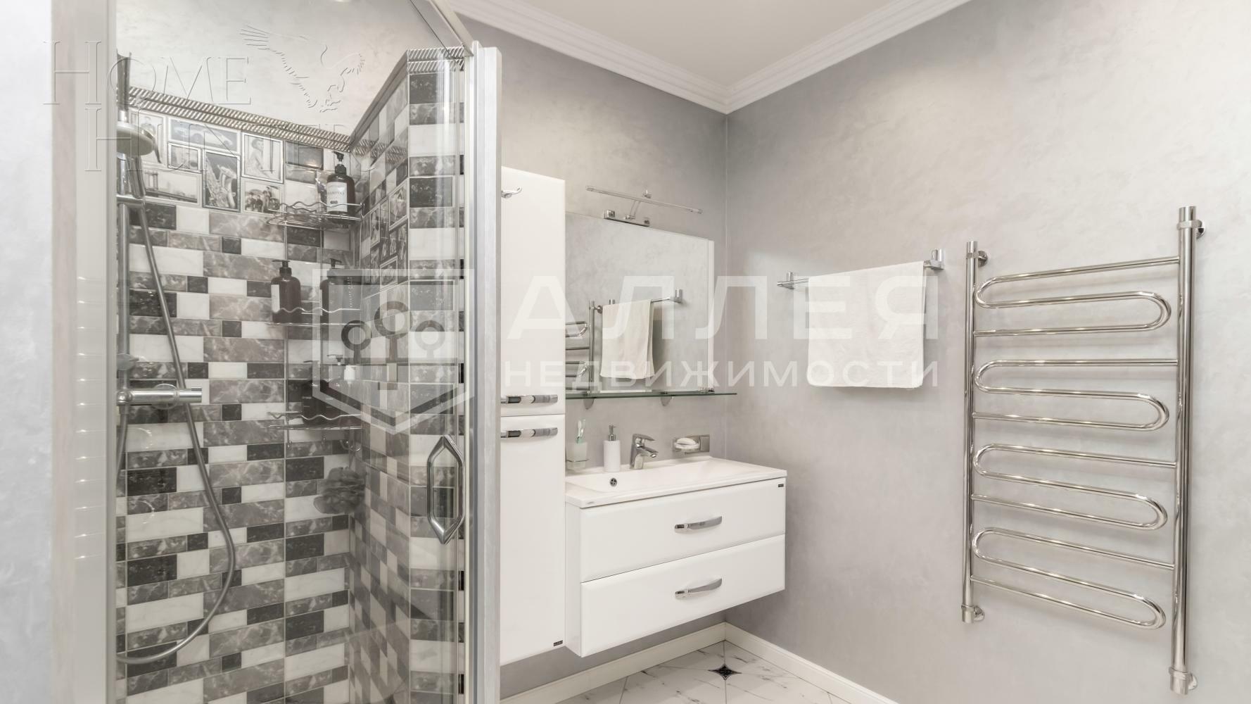 3-этажный коттедж 360 м² без отделки