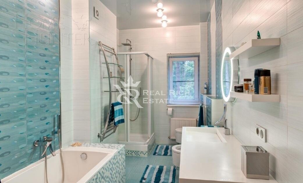 3-этажный коттедж 550 м² с отделкой