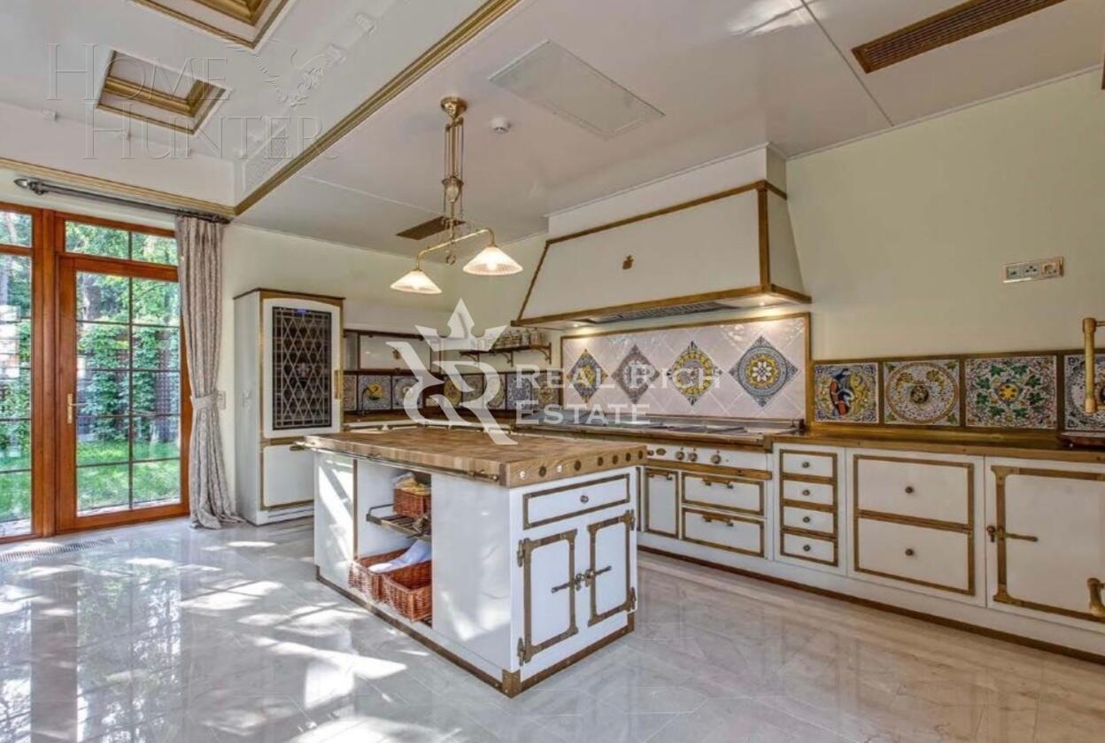 2-этажный коттедж 1 260 м² с отделкой