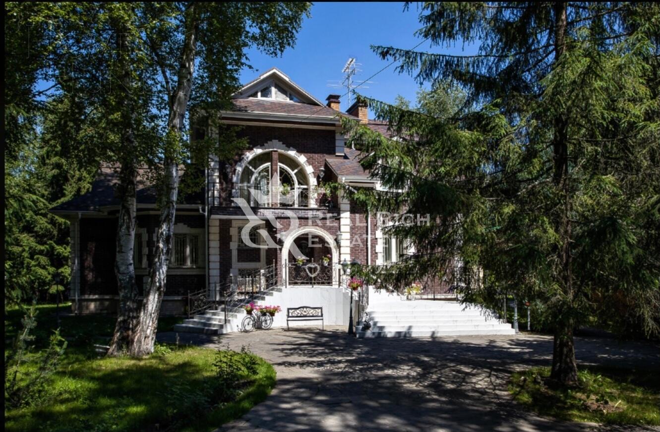 2-этажный коттедж 750 м² с отделкой