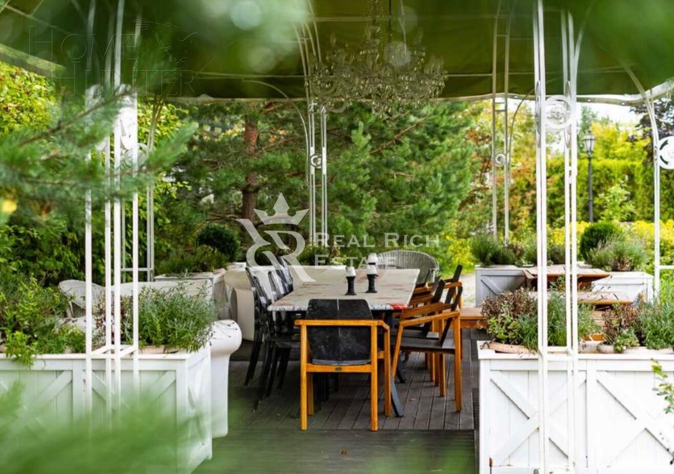 2-этажный коттедж 980 м² с отделкой