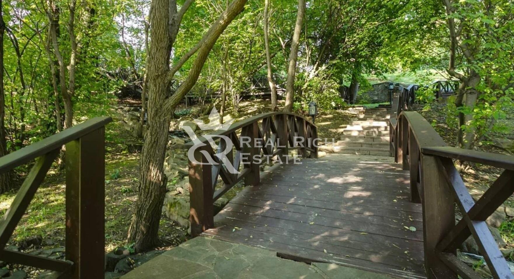 2-этажный коттедж 550 м² с отделкой