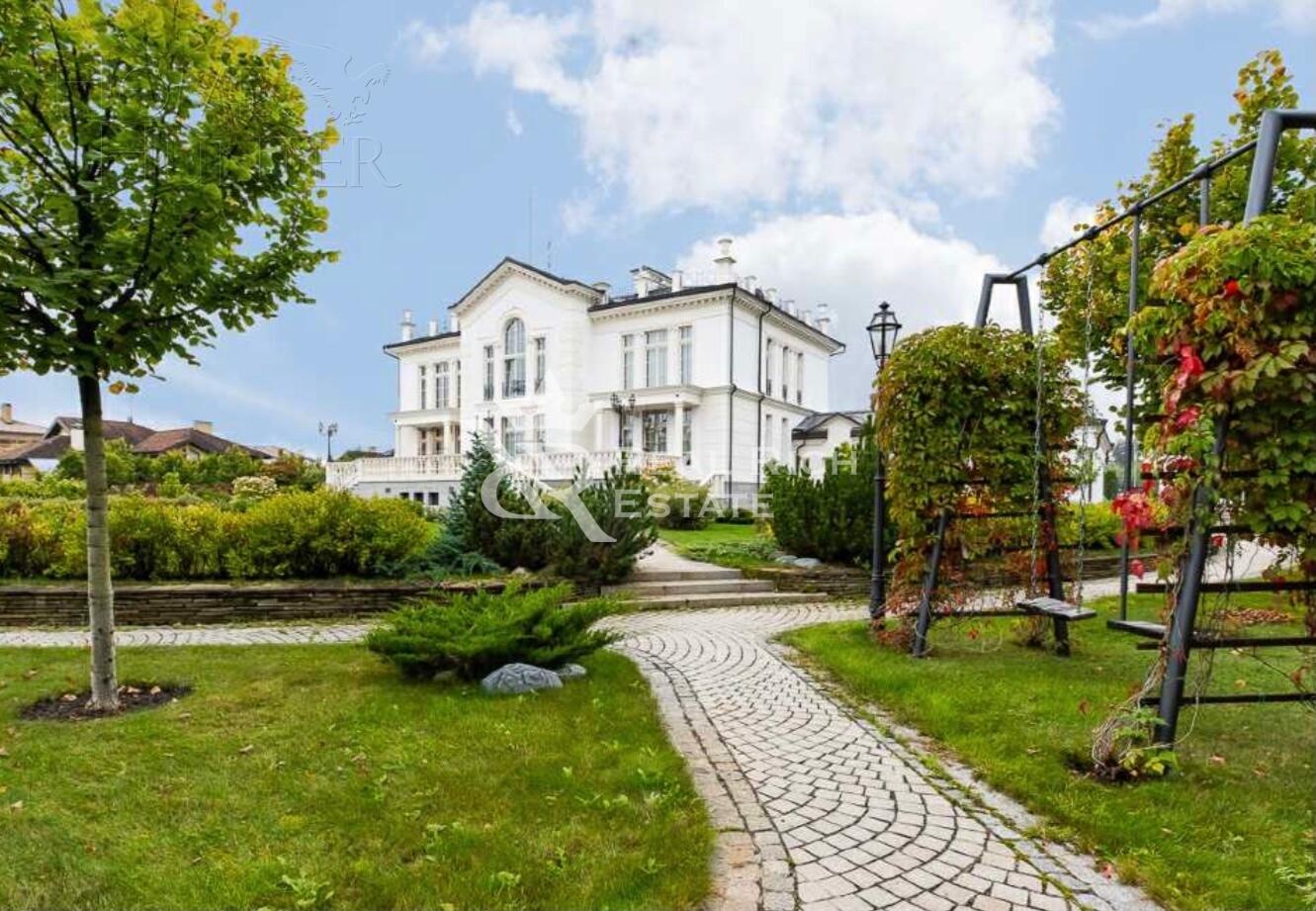 2-этажный коттедж 980 м² с отделкой