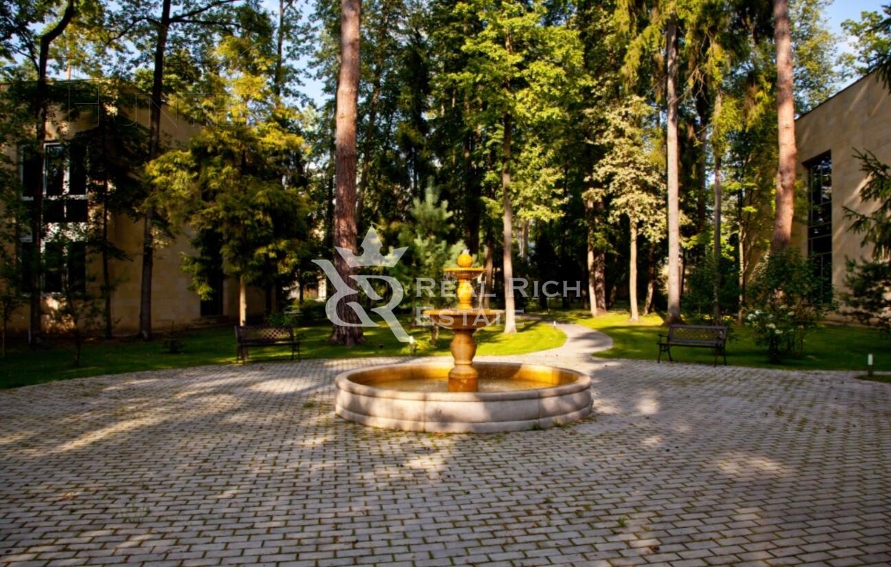 2-этажный коттедж 1 518 м² с отделкой