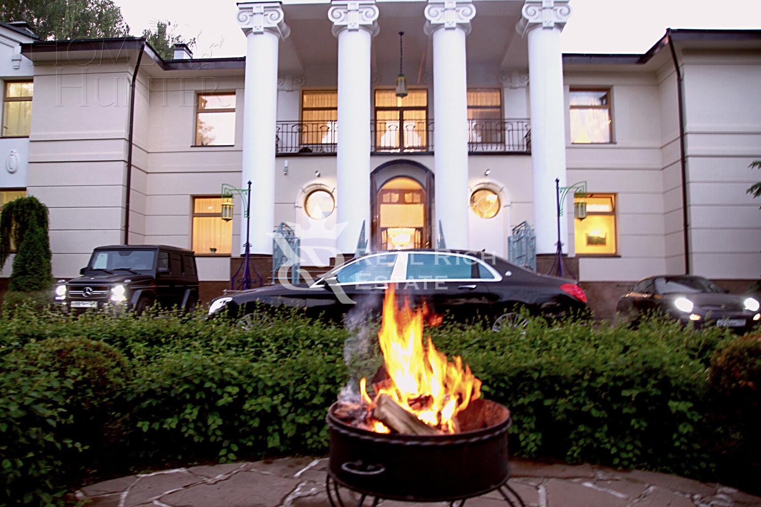 2-этажный коттедж 1 550 м² без отделки