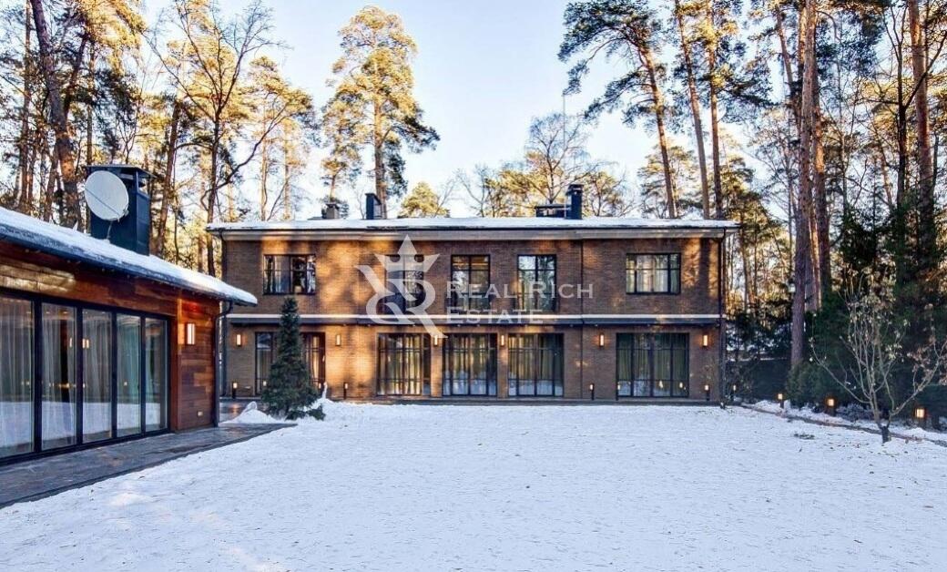 2-этажный коттедж 733 м² с отделкой