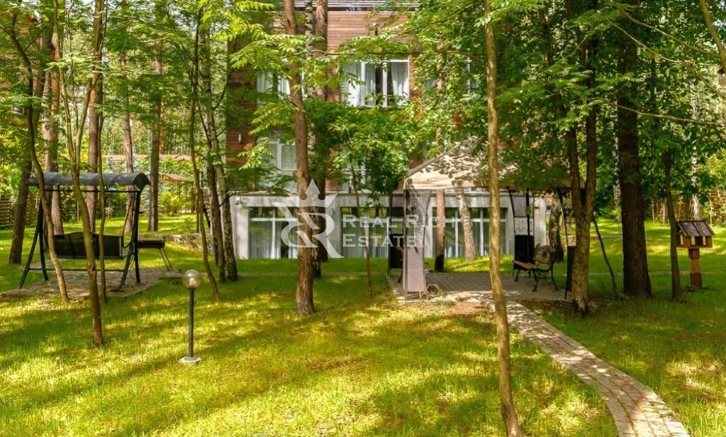 2-этажный коттедж 640 м² с отделкой