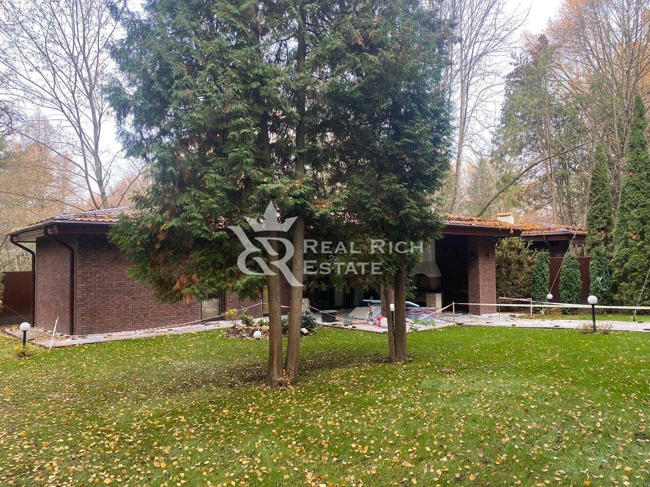 3-этажный коттедж 600 м² с отделкой