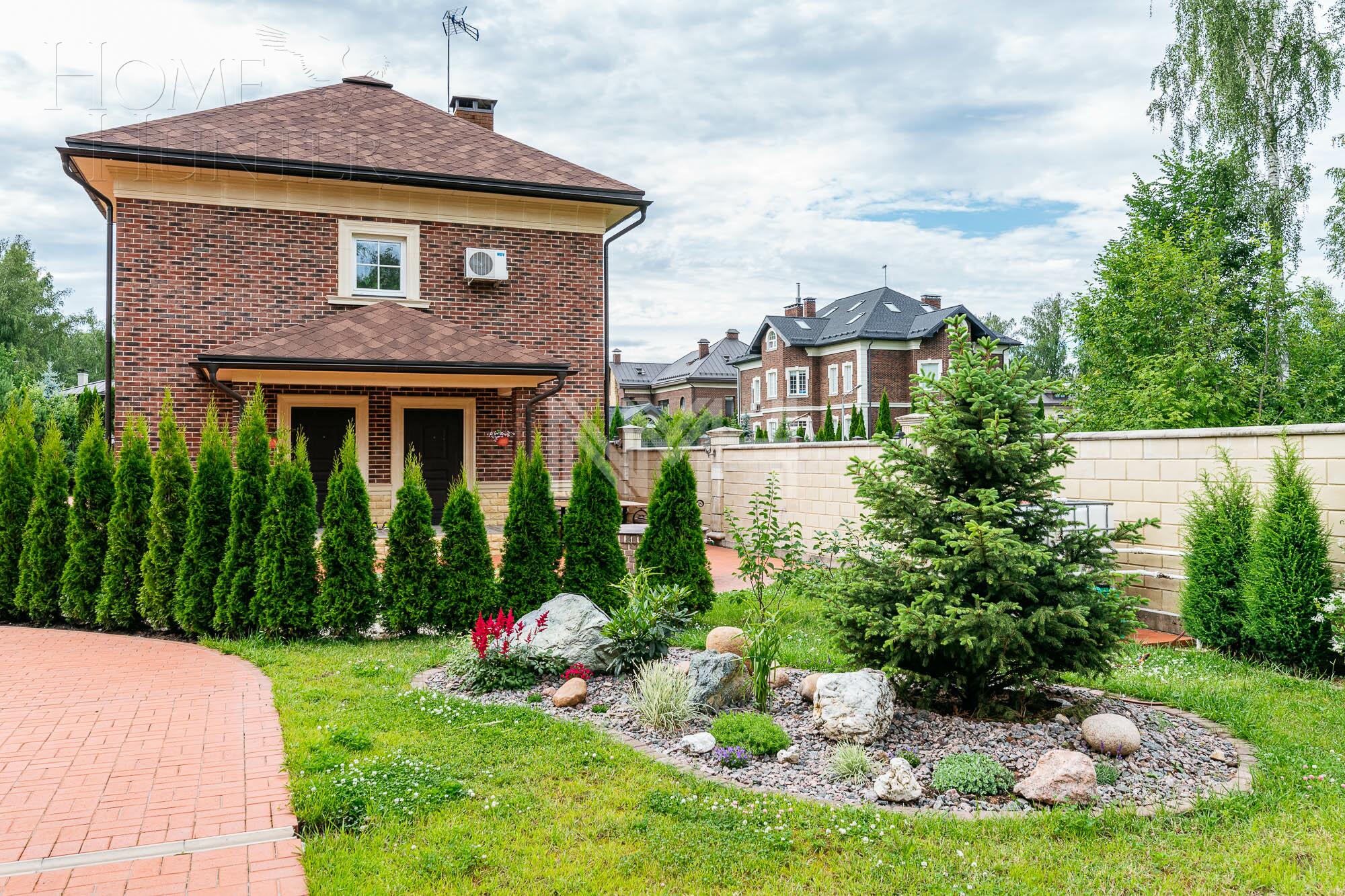 2-этажный коттедж 1 300 м² с отделкой